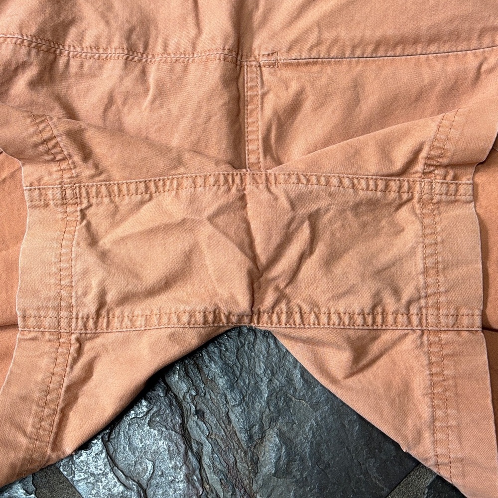 Mountain Hardware Hiking Shorts - Picture 5 of 9